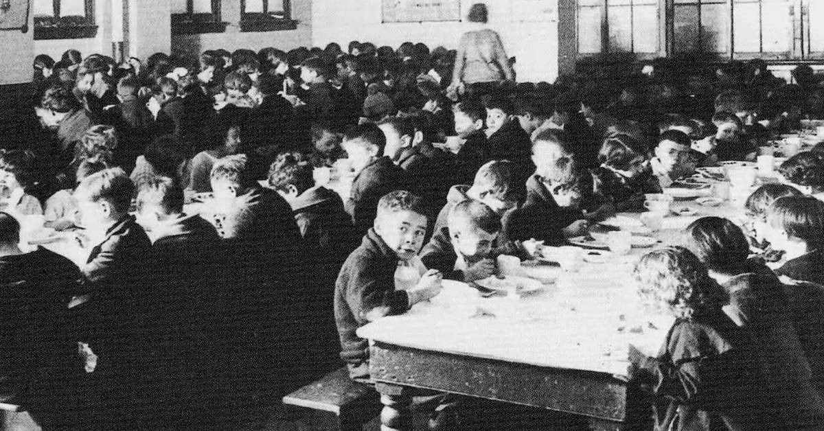 TENTO DĚTSKÝ DOMOV BYL V ROCE 1981 UZAVŘEN. DNES TAM VYŠETŘOVATELÉ OBJEVILI NĚCO CO MĚ DODNES V NOCI BUDÍ ZE SPANÍ