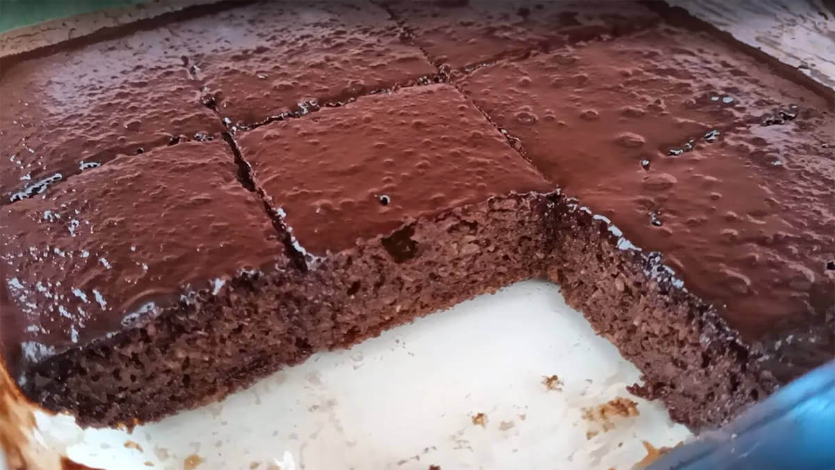 Lahodný banánový koláč bez mouky, tuku a cukru! VLÁČNÝ A JEDNODUCHÝ NA PŘÍPRAVU!