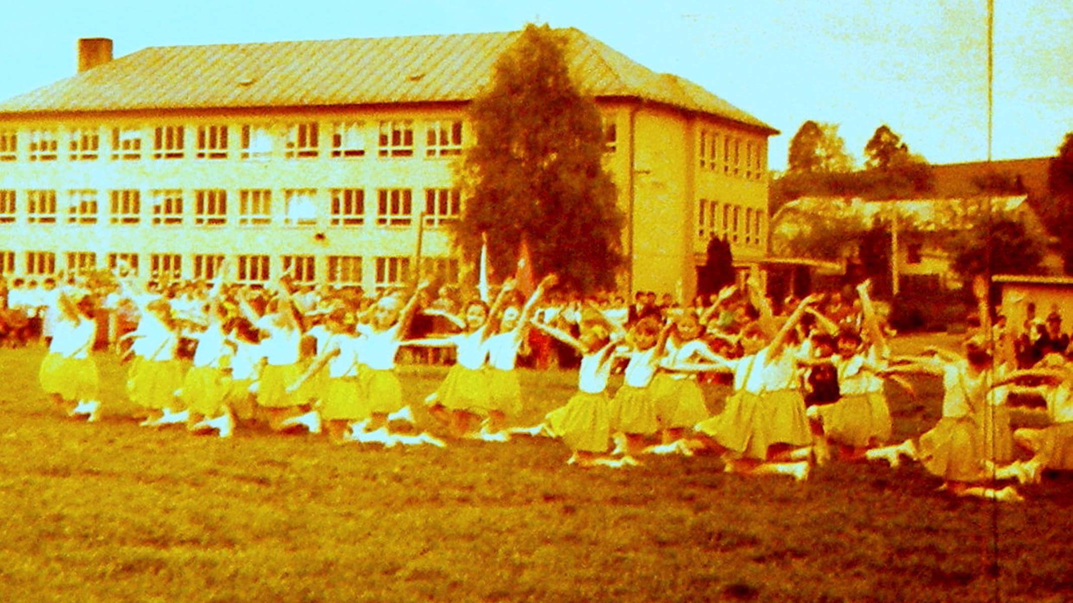Zákulisí socialistické výchovy: Jaké tajemství skrývalo školství za éry komunismu?