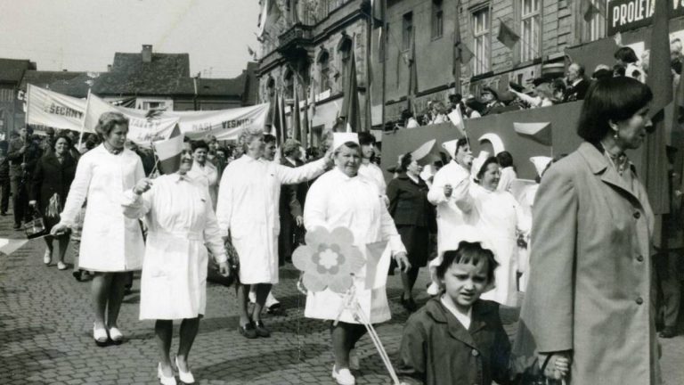 Neuvěřitelná proměna prvního máje v Československu! Co se stalo s romantikou Karla Hynka Máchy?