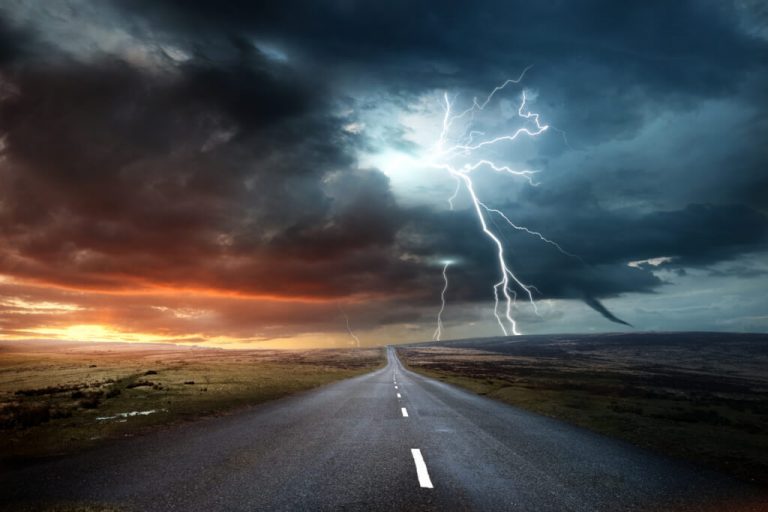 Varování! Na Česko se ženou bouřky! Meteorologové varují, že bouře udeří během několika hodin