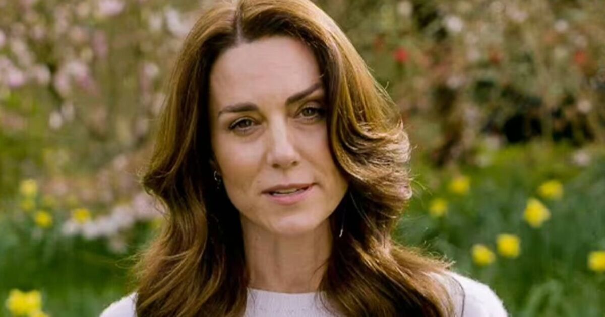 Kate neoznámila rakovinu sama od sebe, tvrdí experti. Donutily ji smutné okolnosti