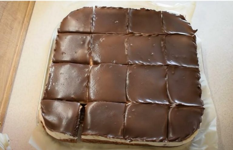 Dort Kinder Bueno se stane vaším OBLÍBENÝM, hned na první sousto. Krémová pochoutka, plná čokolády, jedním slovem – neodolatelná 