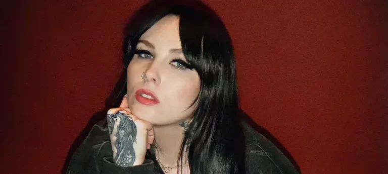 Kenya Grace se vrací s novým albem ‚The After Taste‘: Kombinace melancholie a příjemných melodií