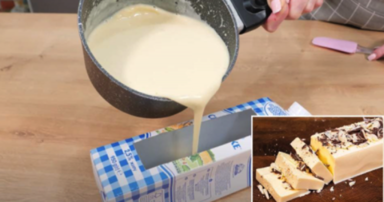 Směs nalila do rozkrojené krabice od mléka a připravila z ní dokonalý dezert. Vynikající dezert z pár surovin, na který nepotřebujete troubu!