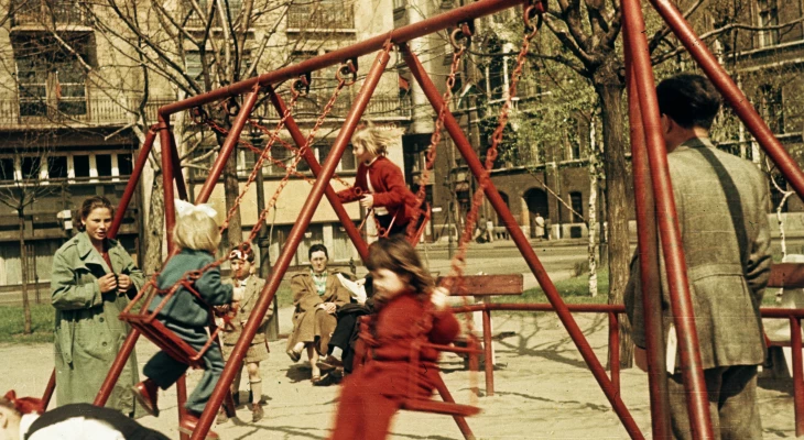 Retro Hřiště: Taková byla hřiště, když jsme byli malí