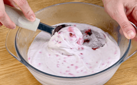 Lahodný recept na domácí přírodní zmrzlinu bez kondenzovaného mléka