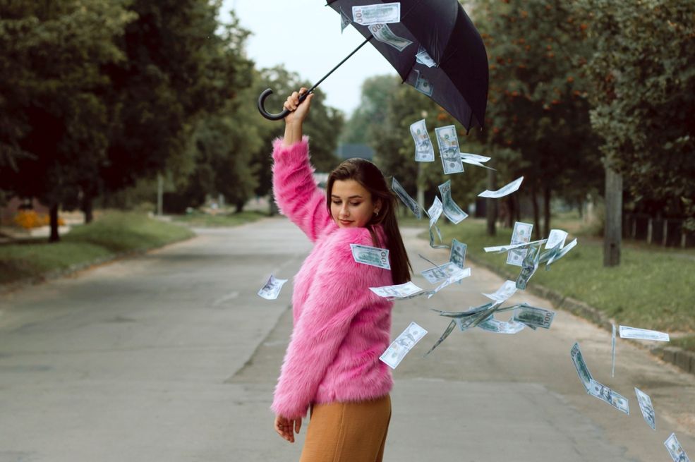 PENÍZE A ÚSPĚCH PŘICHÁZEJÍ ZA 4 ZNAMENÍ HOROSKOPU: Jste mezi nimi?