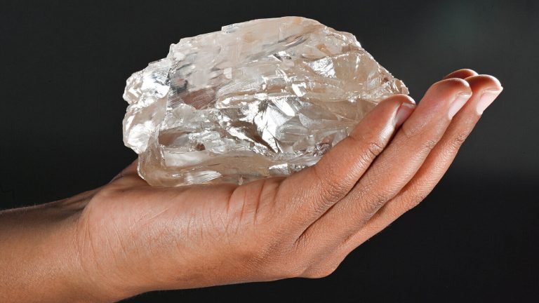 V Botswaně byl nalezen obrovský, téměř 2500 karátový diamant