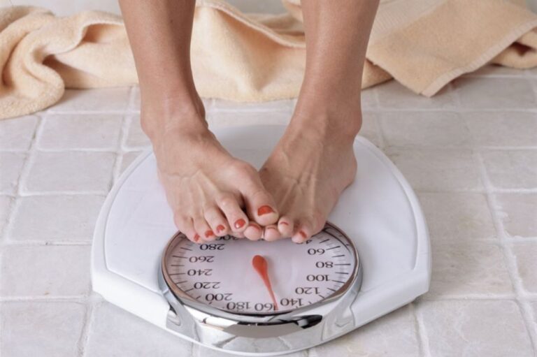 Kolik kilogramů by měla vážit 170 cm vysoká žena: Pro každou výšku odhalíme přesnou tabulku