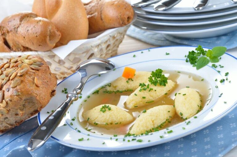 50 let starý recept na pravé domácí knedlíky: Potřebujete 2 minuty, 2 ingredience – babiččino tajemství