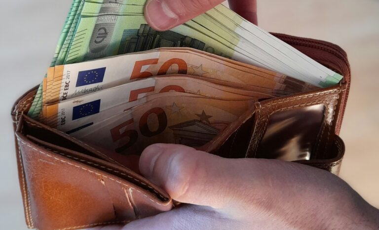 3 pravidla, jak mít vždy plnou peněženku: Pokud chcete zbohatnout, musíte to udělat