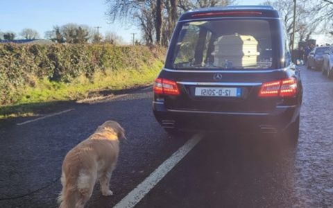 Babička odešla ve věku 94 let: Její oddaný pejsek se s ní takto dojemně rozloučil