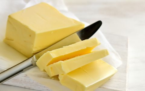 Máslo se stává luxusem: Cena šplhá k rekordním výškám před koncem roku