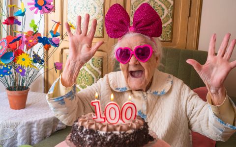Vědci: Pokud budou lidé starší 65 let držet tuto dietu, mohou se dožít 100 let