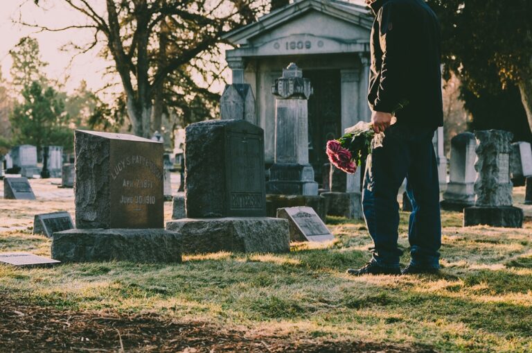 Tohle jsou situace, kdy by lidé neměli chodit na hřbitov. Je to považováno za velký hřích a příčinu neštěstí