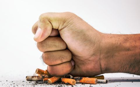 Nikdy není pozdě přestat kouřit: I ve věku 75 Let si můžete prodloužit život