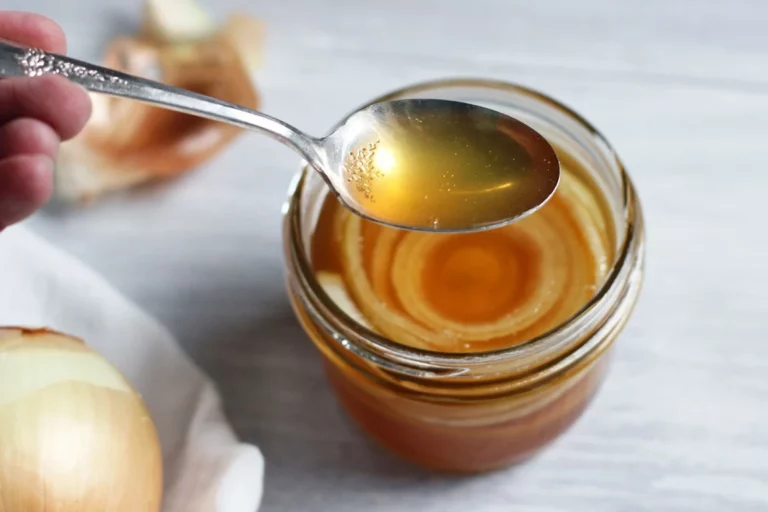Říkají mu ČISTIČKA PLIC: ZDE je starý recept na dusivý kašel a hlen v plicích – mohl mi za pár hodin!