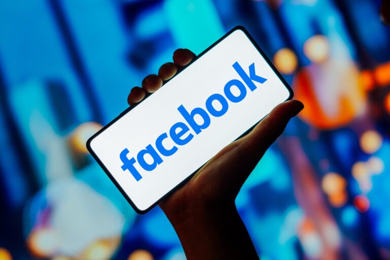Sociální platforma Facebook plánuje zavést měsíční poplatek za přístup k jejím službám