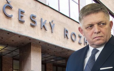 Český rozhlas ostře o Robertu Ficovi: „Trpí paranoidními bludy, podporuje ho tajná služba