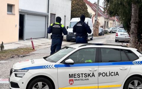 Brutální nález v Ružinově: Ženu našli ubodanou, policie zadržela podezřelého