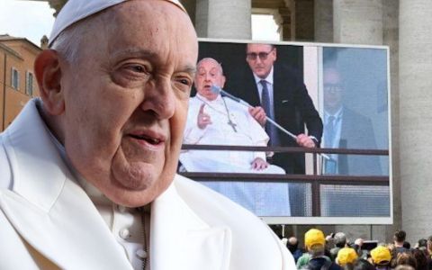 Po týdnech nejistoty se papež František vrátil domů – oslabený, ale duchovně silnější
