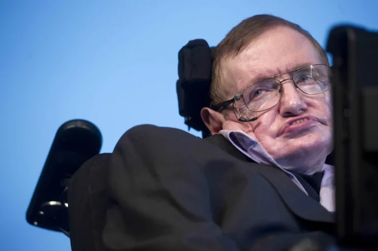 Hawking před 30 lety předpověděl rok 2025. Co všechno se ještě stane? Budete v šoku!