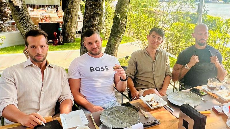 Slovenští vlci a bratři Tate: Společná fotka, která zvedla vlnu nevole