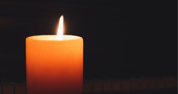 Smutná zpráva zasáhla fanoušky: Zemřel oblíbený český moderátor, jeho hlas zněl éterem desítky let