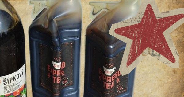 Expreso tea za pár korun. Legendární čajový sirup voněl rumem a znal ho skoro každý