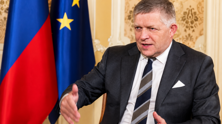 Fico: Nikdo jiný nemá přímý kontakt s Putinem i Zelenským