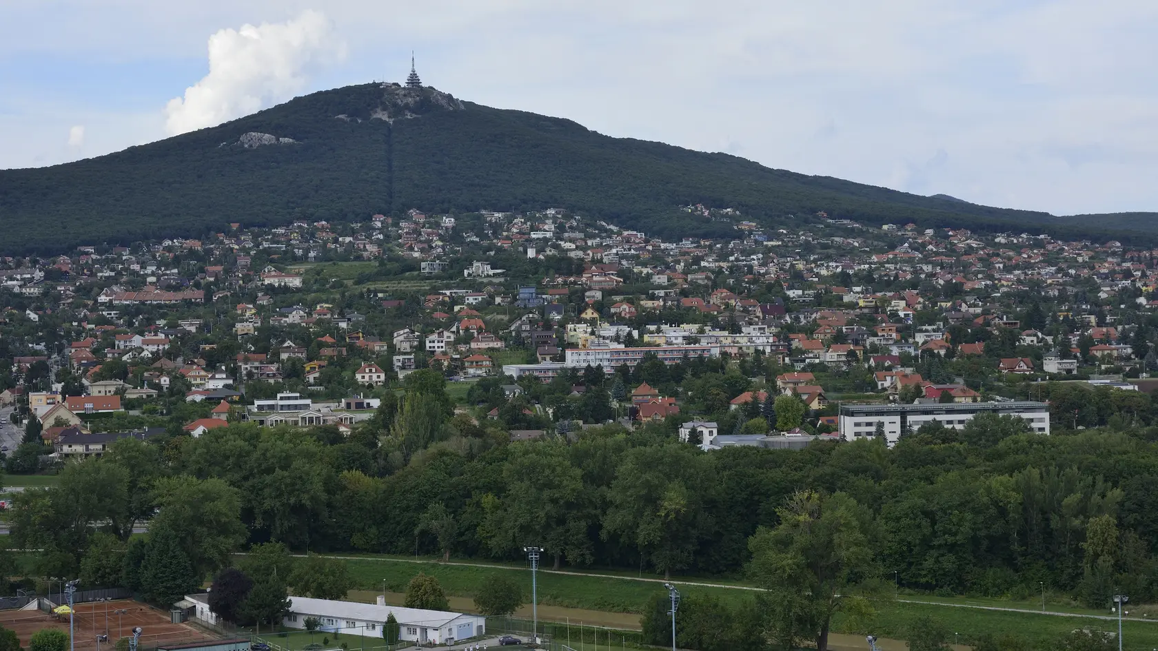 Nitra vyhlásila mimořádnou situaci. Po ničivém požáru přišly desítky lidí během chvíle úplně o všechno