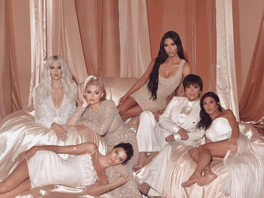 Rodinu Kardashianových zasáhla tragická zpráva. Zemřela žena, která stála u zrodu jejich impéria