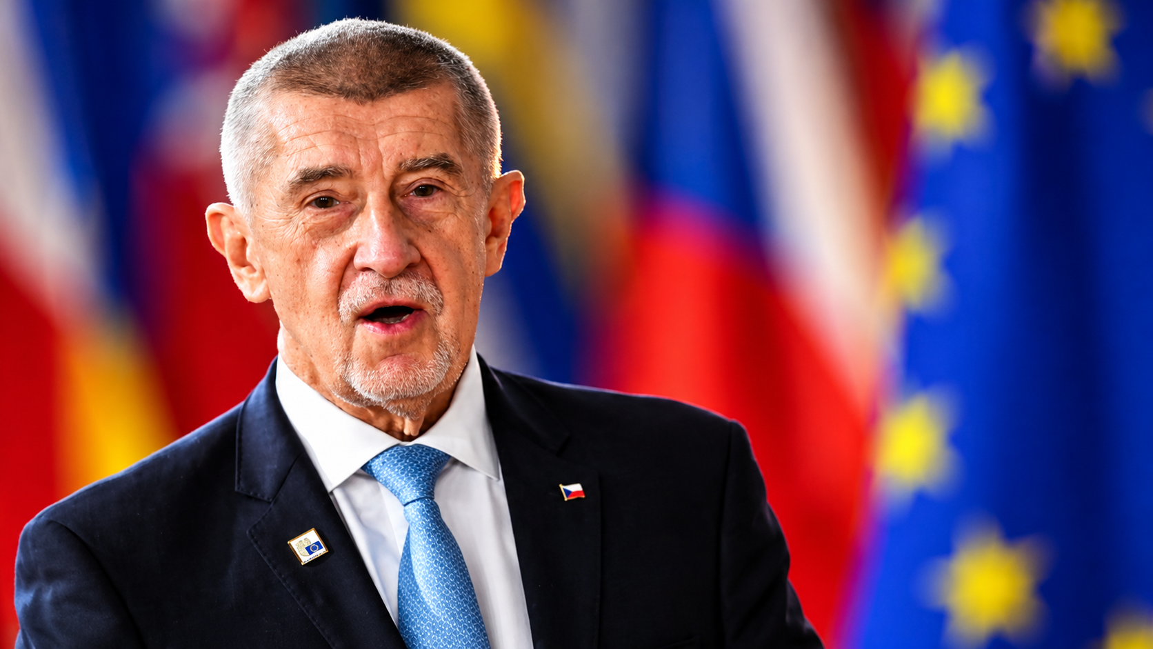 Babiš ustoupit nehodlá: Poplatky chce zrušit, před 17. listopadem varuje před další eskalací. Přichází ale s novou variantou